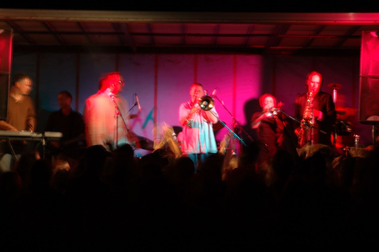 Ska Daddy on the night-time stage at Chalford Feast, 2005