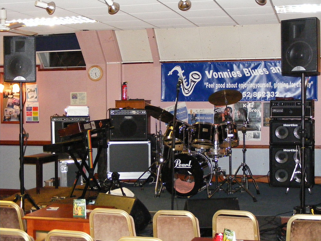 The empty stage at Vonnies, after sound-check and before the show
